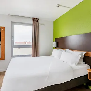 premiere-classe-lyon-centre-gare-part-dieu.hotels-rhonealpes.com/